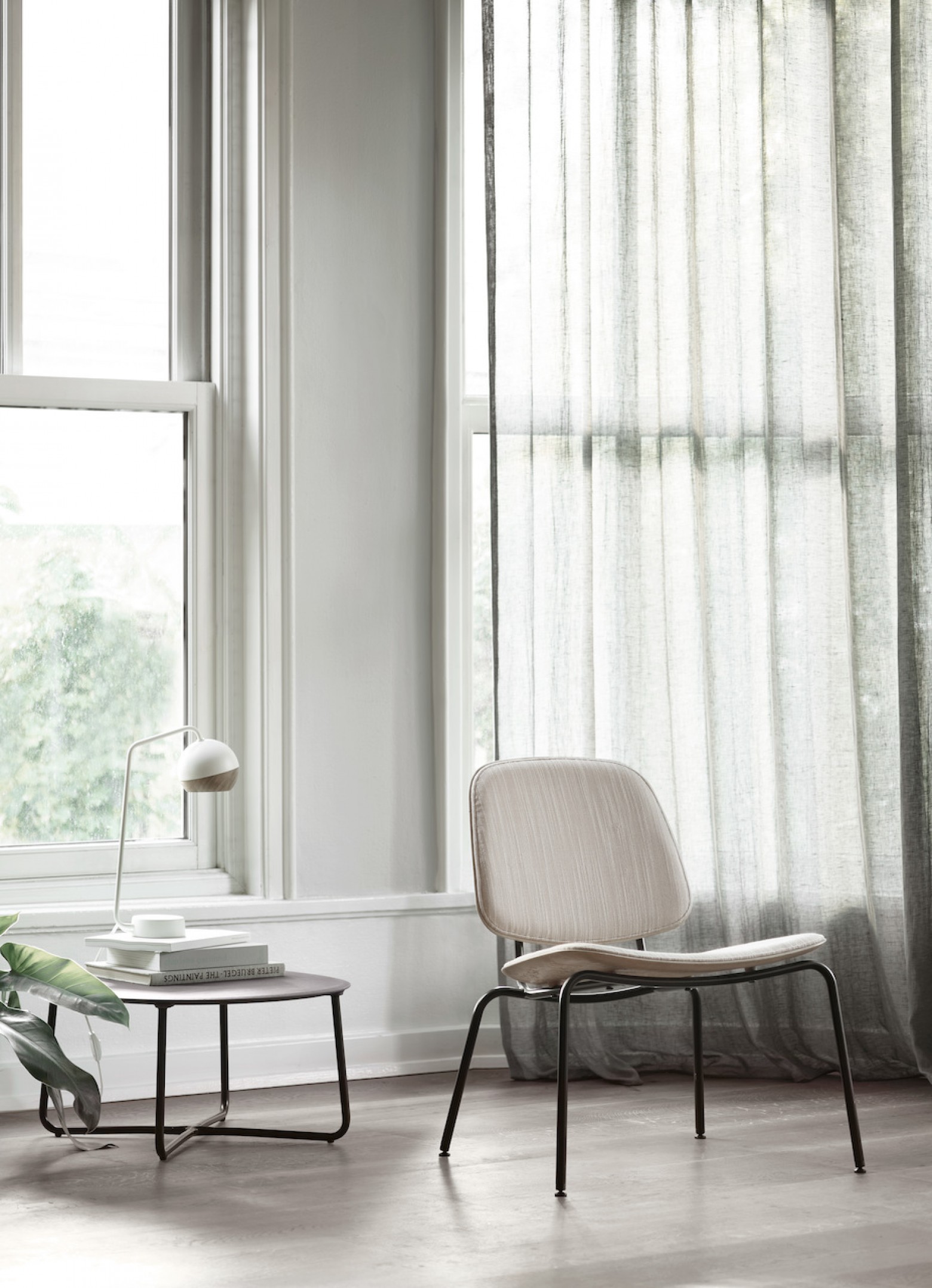 Compound lounge chair: een OEO Studio design: nieuw  Victors Design Agency