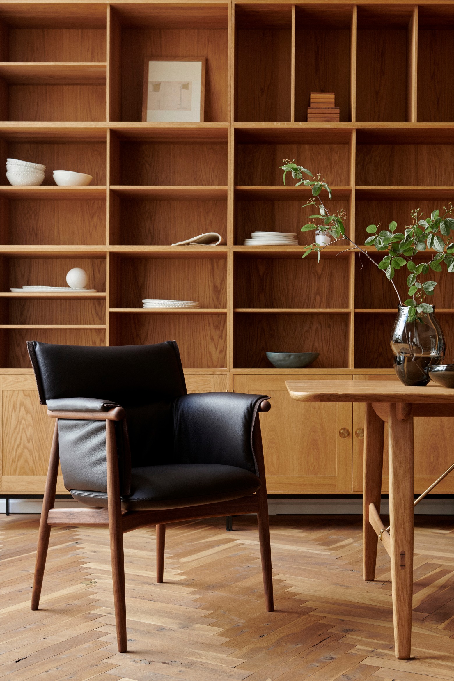 Embrace dining chair, EOOS design Victors Design Agency