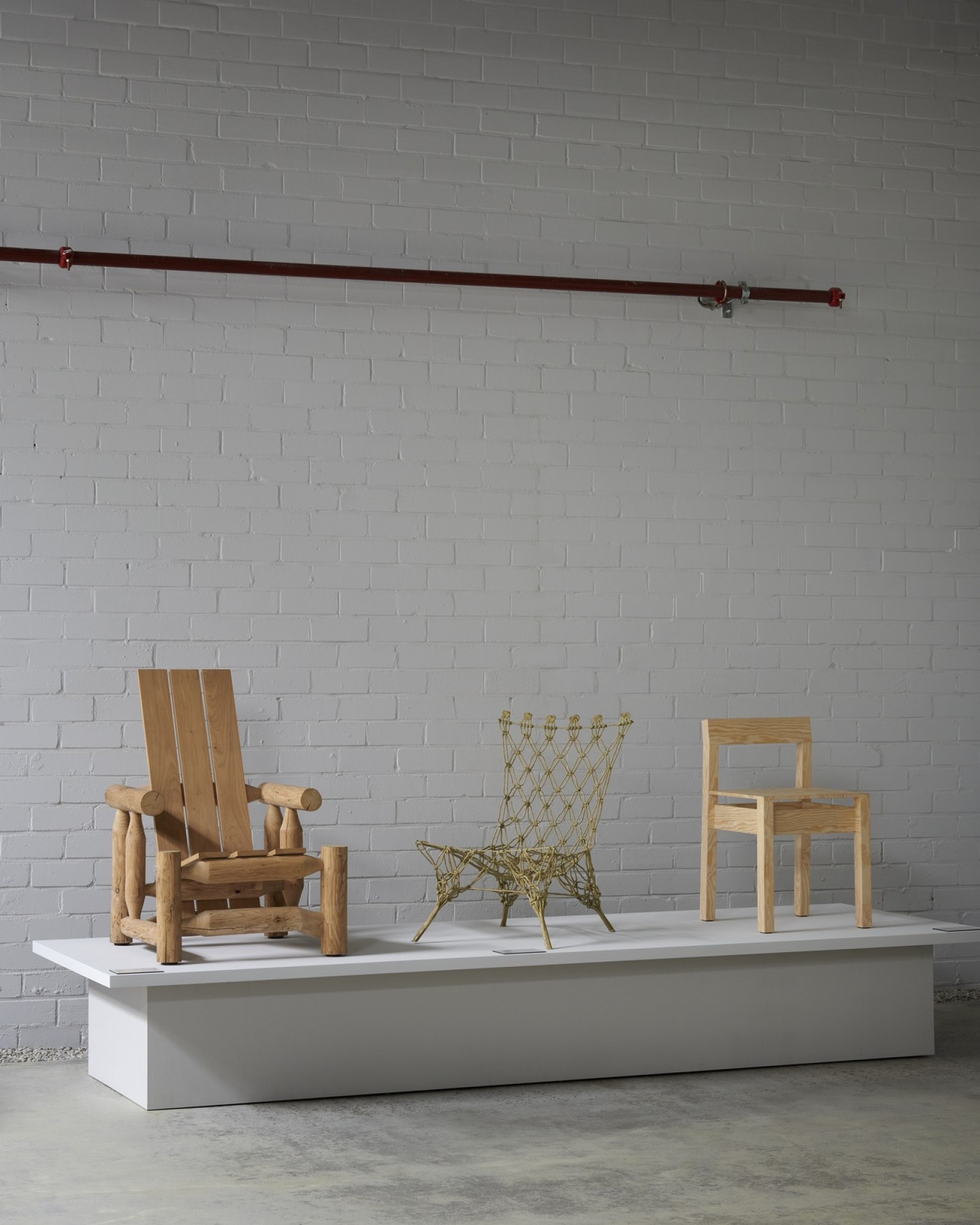 Enkele stoelen uit het RSGA Design Museum 