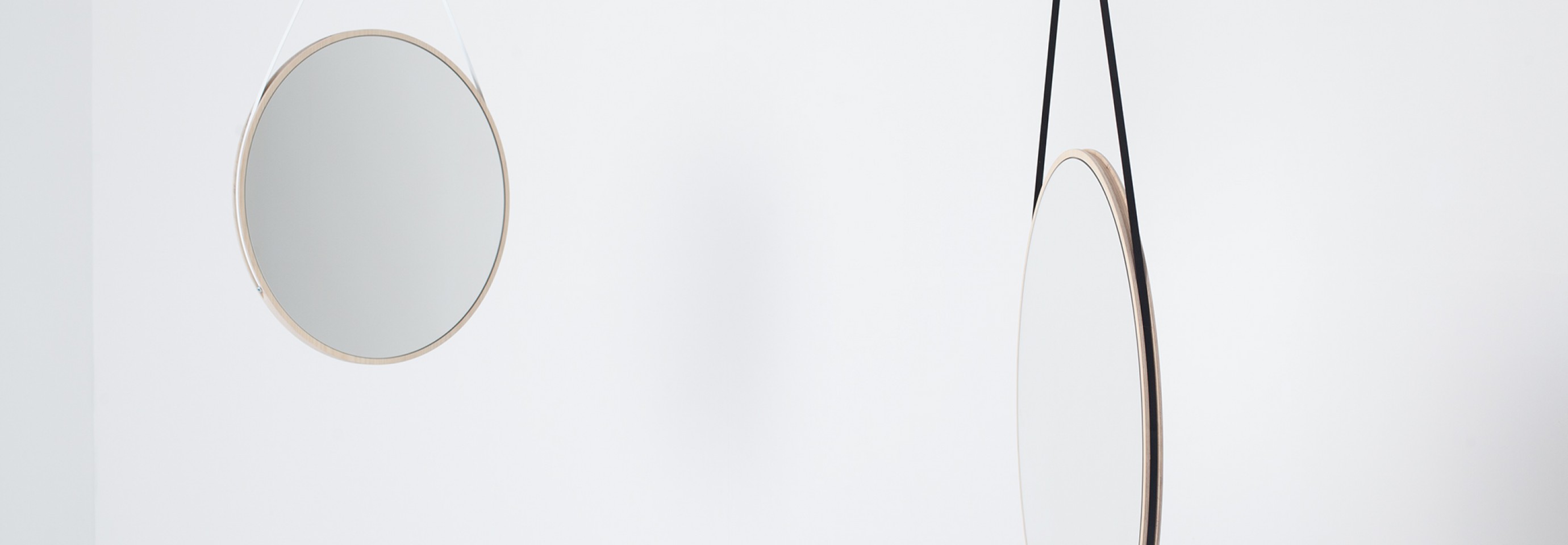 Schneider Mirror Medium - Designer David Spinner Victors Design Agency