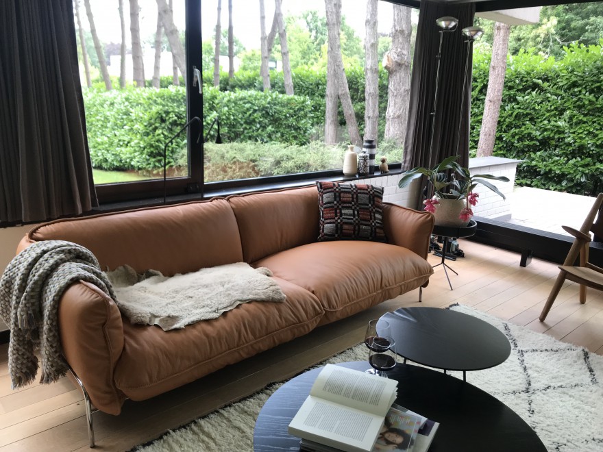 Continental Sofa - Breeze Table 