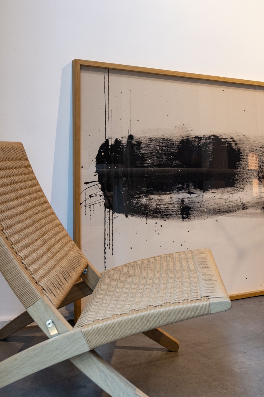 Cuba folding chair, Morten Gotler, Carl Hansen & Son collectie @ Kaai design Antwerpe,n n, antwerpen  