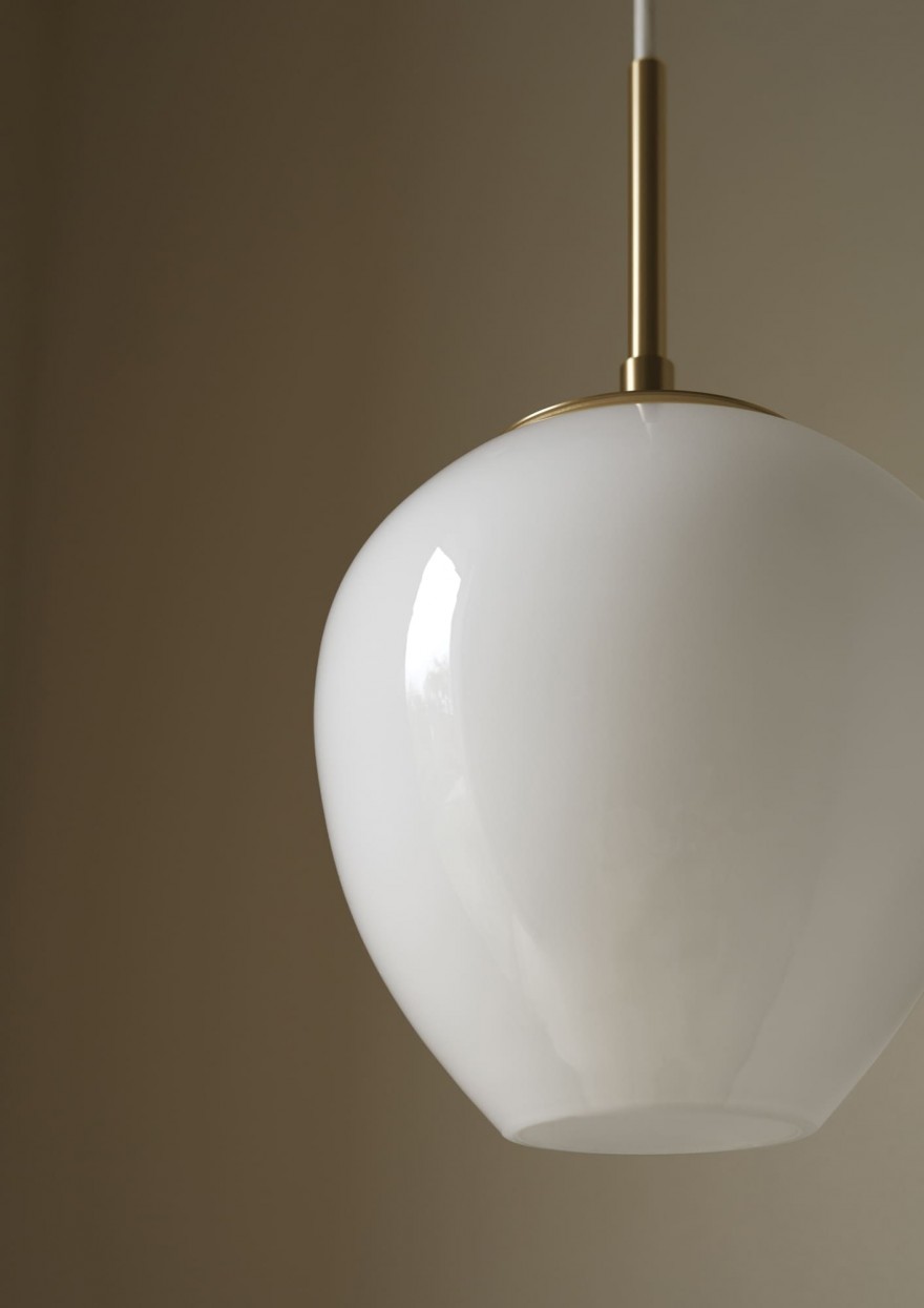MT221 Tulip Pendant van Marianne Tuxen in mondgeblazen opaalglas