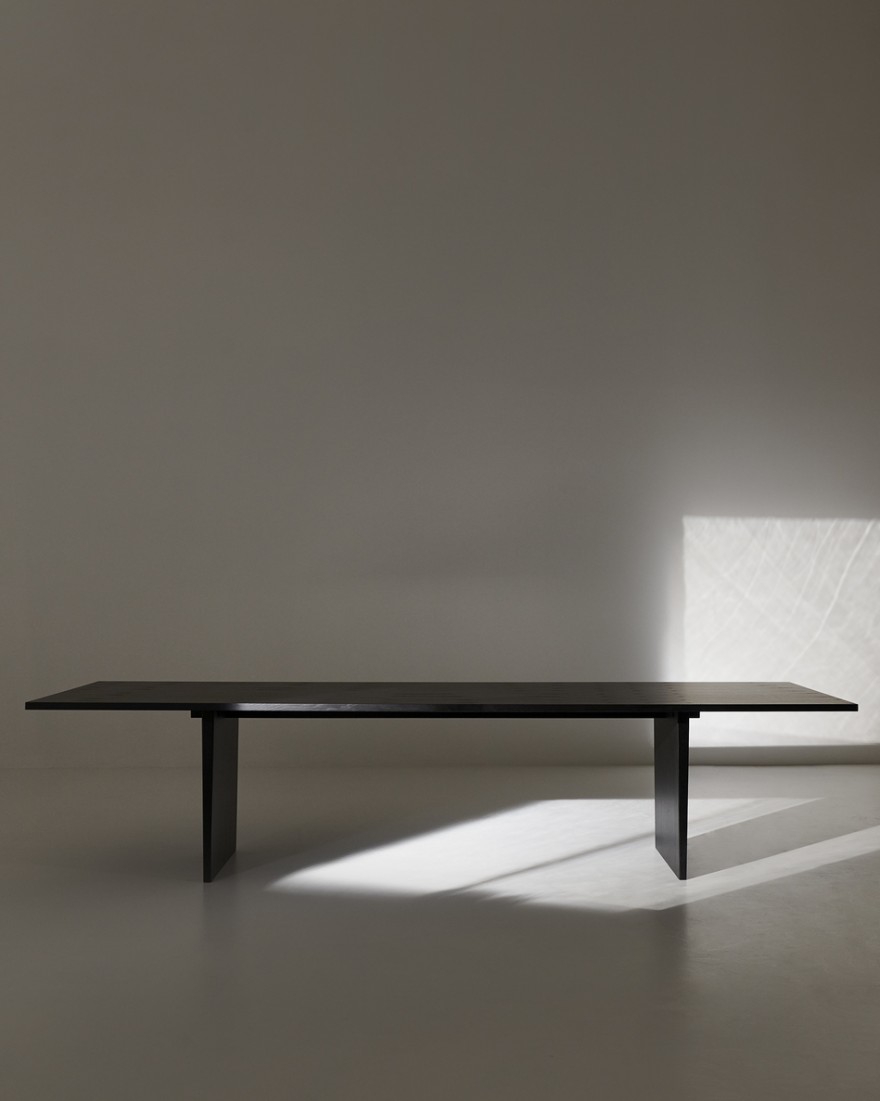Private Table: minimalisme ten top. Space Copenhagen design, 2022. Gubi  