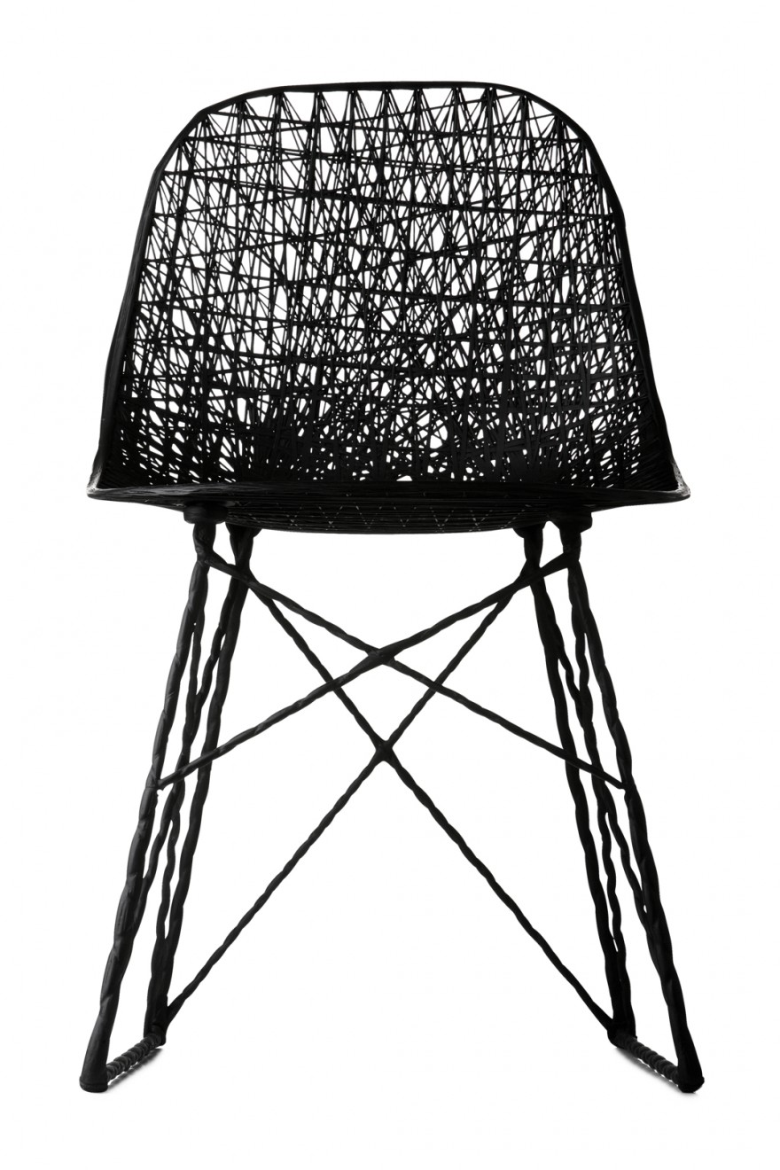 Carbon chair: super licht en ook geschikt voor buiten  