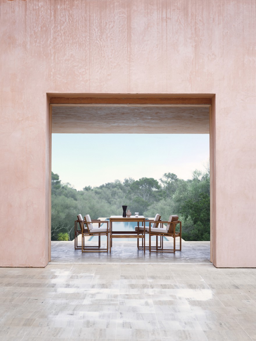 Strak vormgegeven outdoor collectie in teak, design Bodil Kjaer 