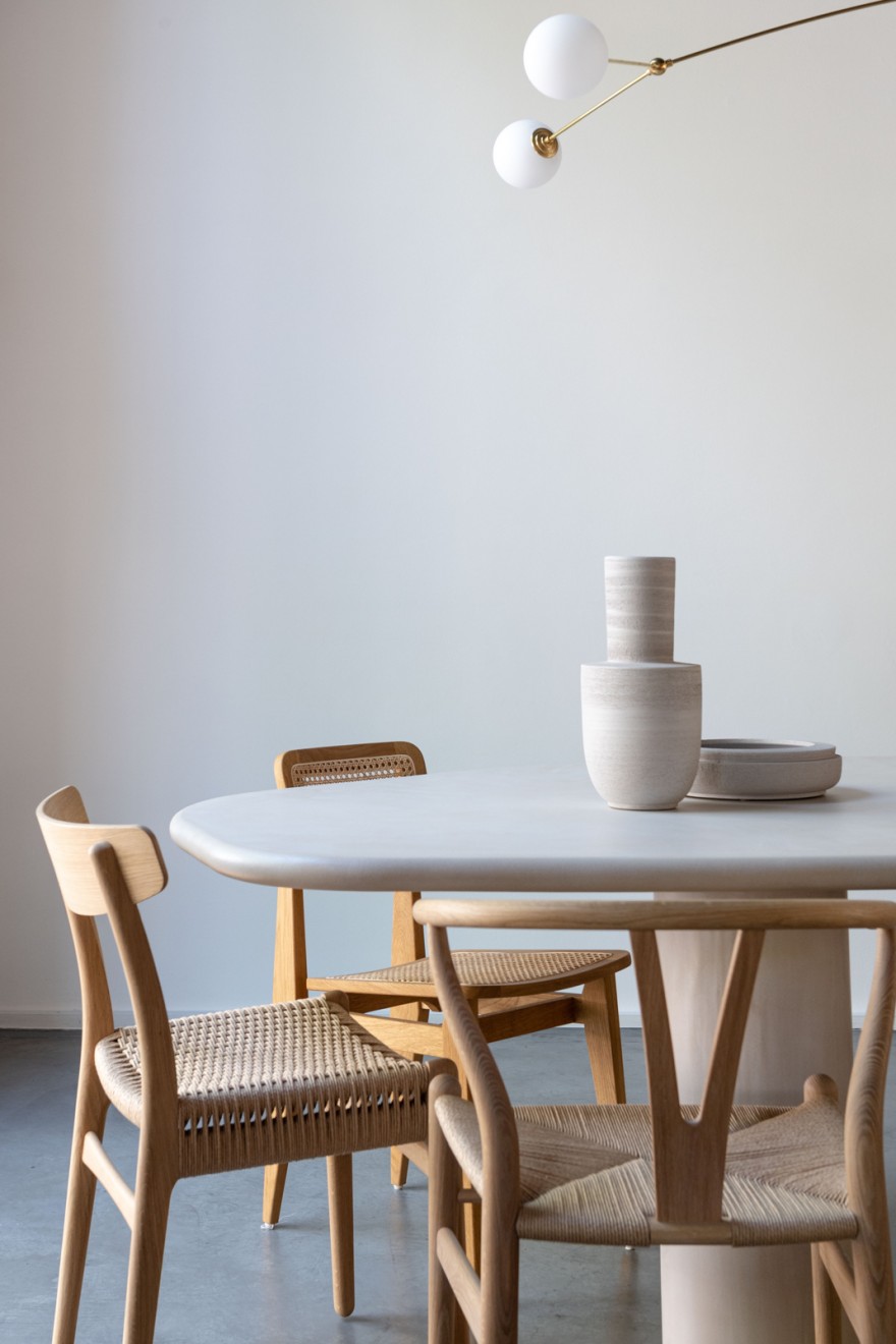 Gubi & Carl Hansen & Son stoelen @ Kaai Design Antwerpen 