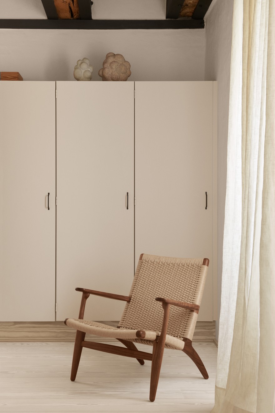 Tijdloze CH25 waarin meer dan 400 meter handgewoven papierkoord is verwerkt